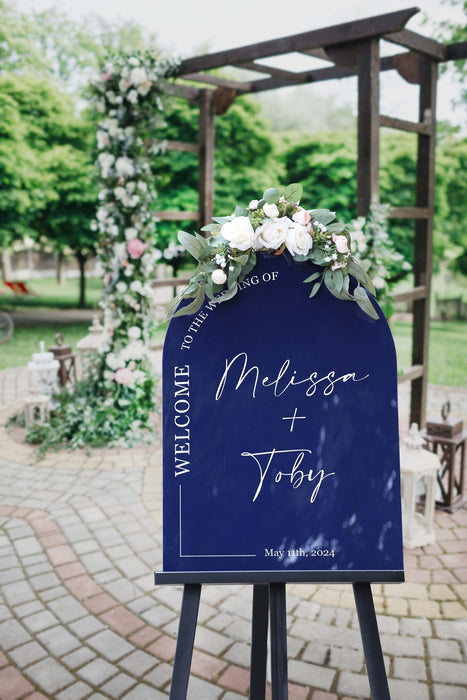 Personalized Arched Acrylic Wedding Welcome Sign (Design 1)