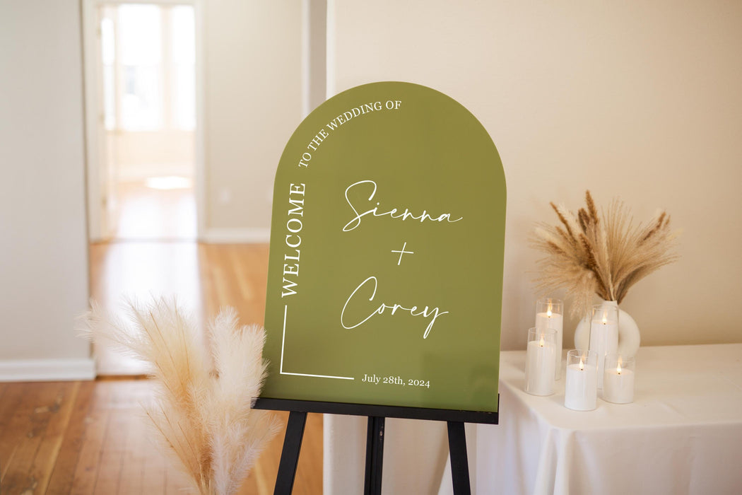 Personalized Arched Acrylic Wedding Welcome Sign (Design 1)