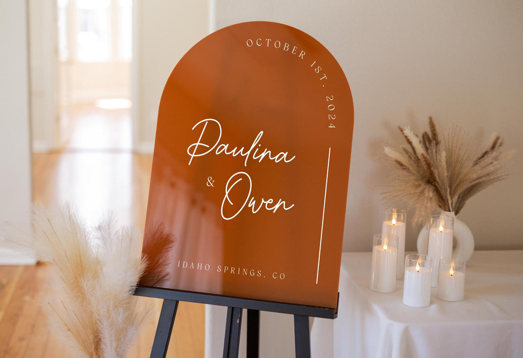 Personalized Arched Acrylic Wedding Welcome Sign (Design 3)