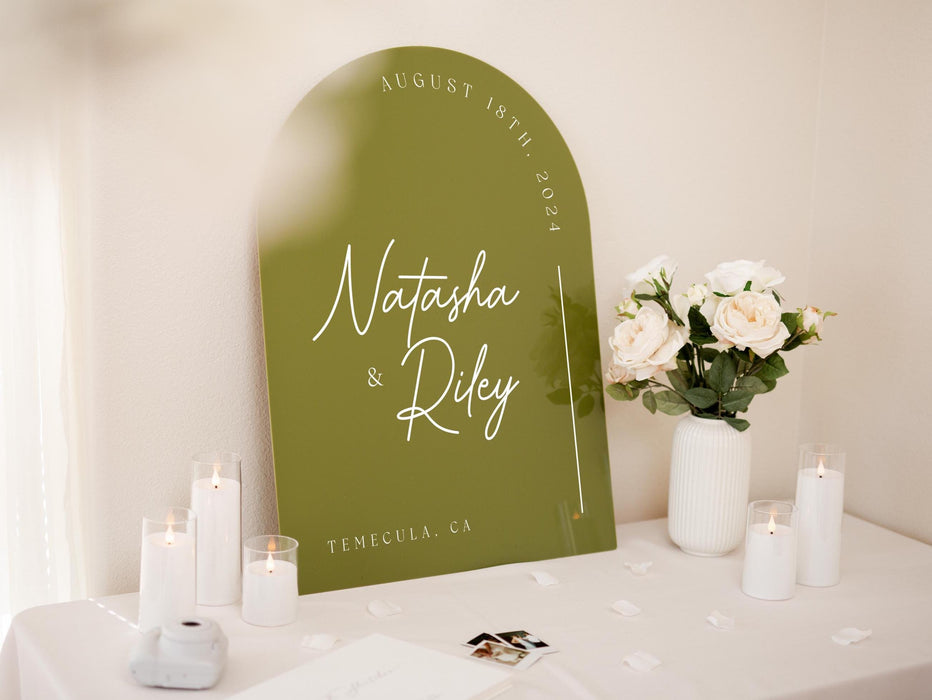 Personalized Arched Acrylic Wedding Welcome Sign (Design 3)