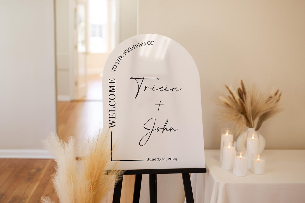 Personalized Arched Acrylic Wedding Welcome Sign (Design 1)