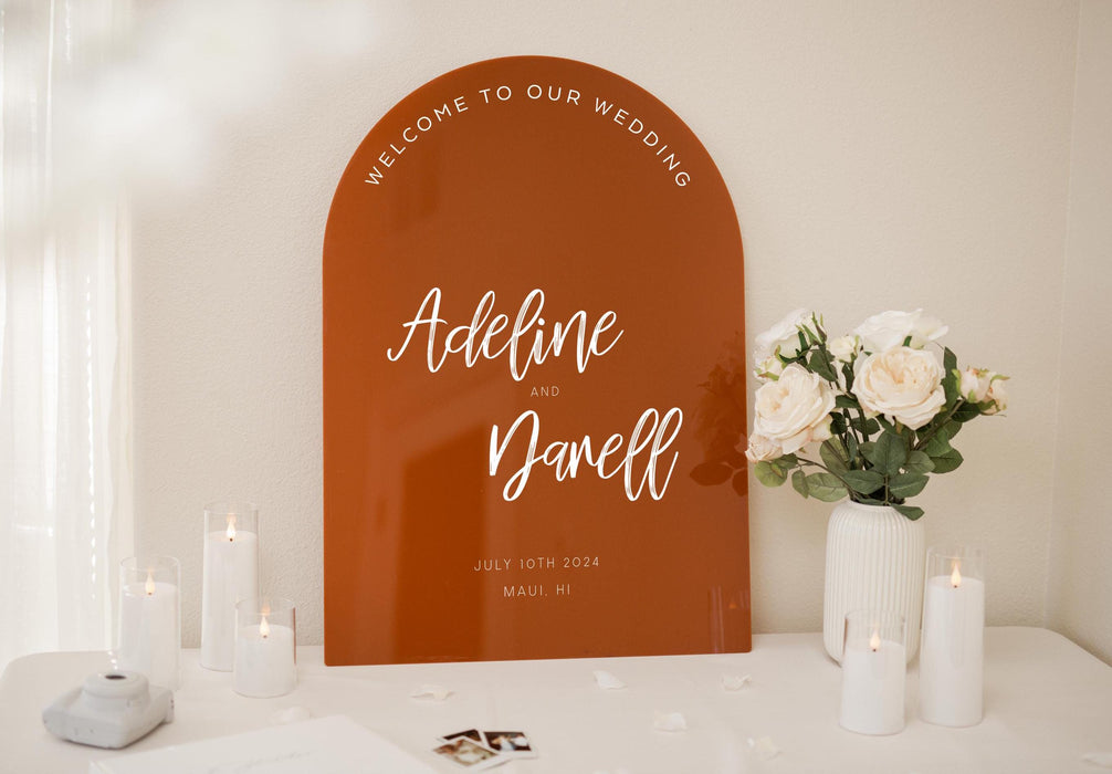 Personalized Arched Acrylic Wedding Welcome Sign (Design 4)